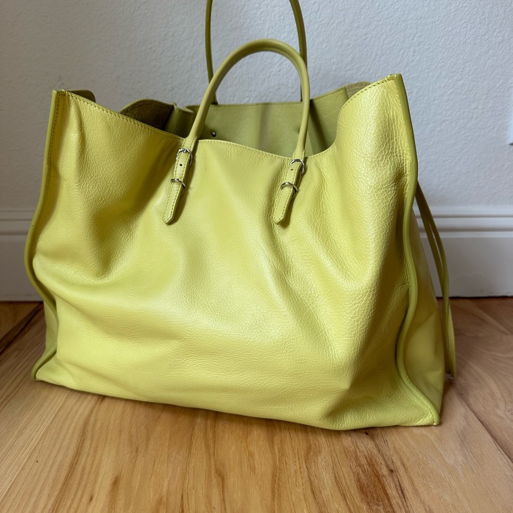 Balenciaga Green Papier Lambskin Leather A4 Zip Around Tote Bag - Picture 3 of 8